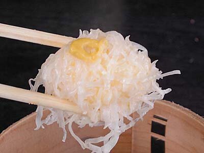 呼子かべしまでイカづくし。しゅうまい、お造り、げそ天。